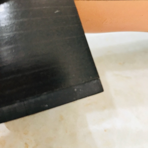 SALVATORE FERRAGAMO {8A2} Brown Embossed Leather Pumps - Picture 10 of 15